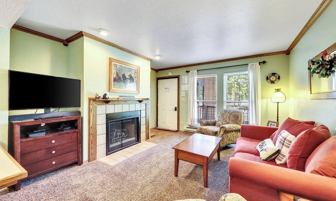 Brian Head Condo | Cozy Navajo Mountain Retreat in Brian Head Ski-in/Ski-Out