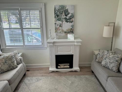 Roosevelt Park House | Cozy Neutral Farmhouse, Coffee provided, Relaxation optional