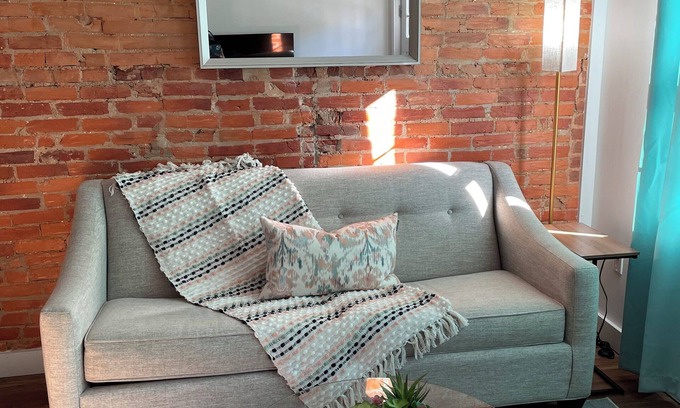 Passyunk Square House | Cozy Newbold Home: Philly Oasis!