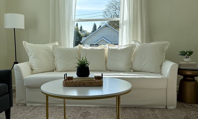 Bremerton House | Cozy Newly Remodeled Cottage Minutes from Ferry! Peaceful Retreat!