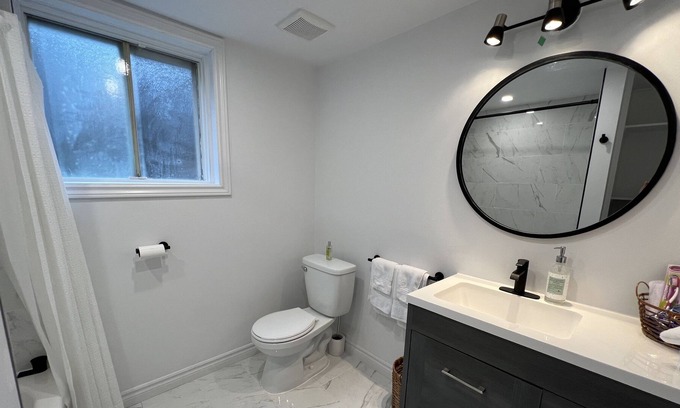 Welland Apartment | Cozy Newly Renovated 2BR Close to Niagara College