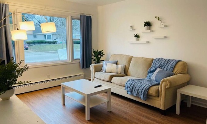 Monona Apartment | Cozy Newly Renovated Unit 15 Minutes From Downtown