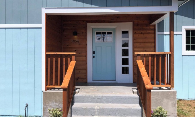 Crescent City House | Cozy North Coast Nest. Convenient location and dog friendly!