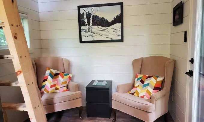 Magnetawan Cottage | Cozy North Loft on Lake Cecebe. Tranquility above Muskoka at Rockwynn Cottages