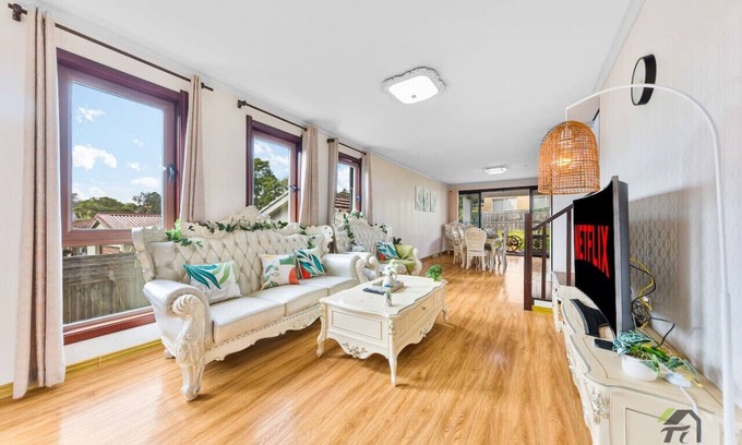 Ryde House | Cozy Oasis in Great Location with fun
