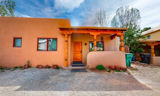 Taos House | Cozy Oasis Near Taos Plaza w/Private Backyard & Grill - Drive to Ski Valley