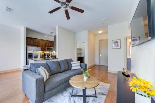 Astrodome Apartment | Cozy Oasis Pool Gym Wi-Fi Pets OK Near NRG