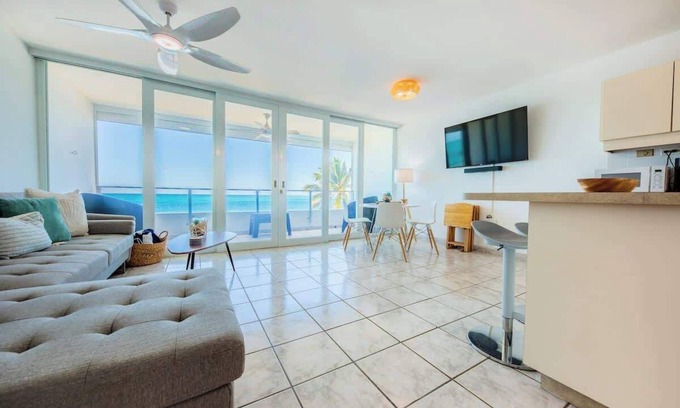 Playa Fortuna Apartment | Cozy OCEAN-FRONT 2BR/2Bath on Luquillo Beach w/PK