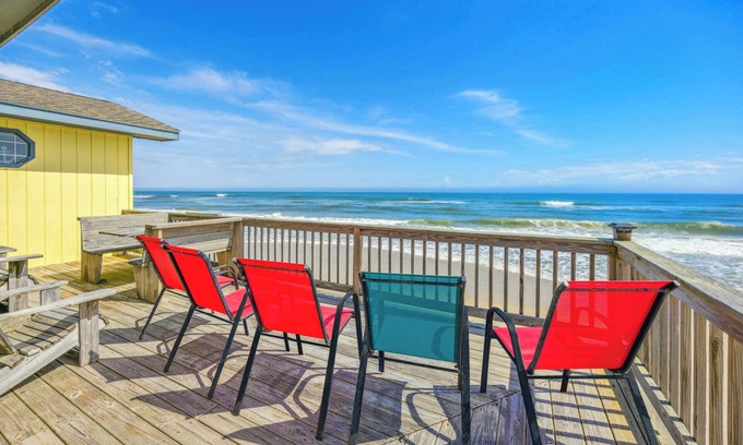 Rodanthe House | Cozy Oceanfront Cottage w/Books, Games, TVs, Stunning Views. Right on the Beach