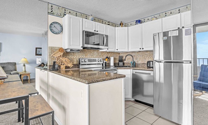 Wilmington Beach Condo | Cozy Oceanfront Condo with Heated Pools & Views