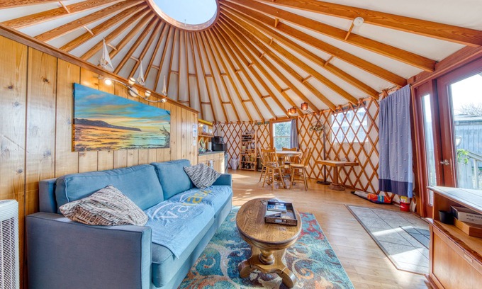 Bay City House | Cozy Oceanfront Yurt with Private Hot Tub - Dogs Welcome