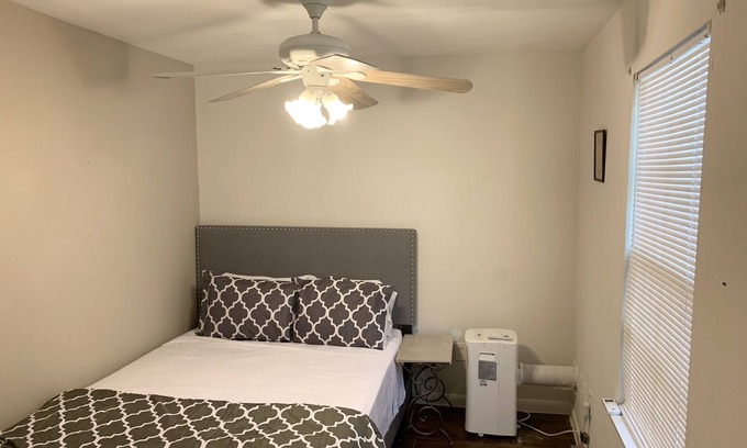 Houston House | Cozy one bedroom apartment