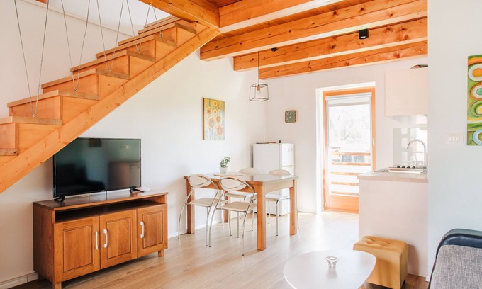 Volarje Apartment | Cozy one bedroom apartment Blazar