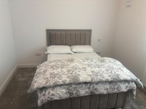 Ongar Apartment | Cozy One-Bedroom