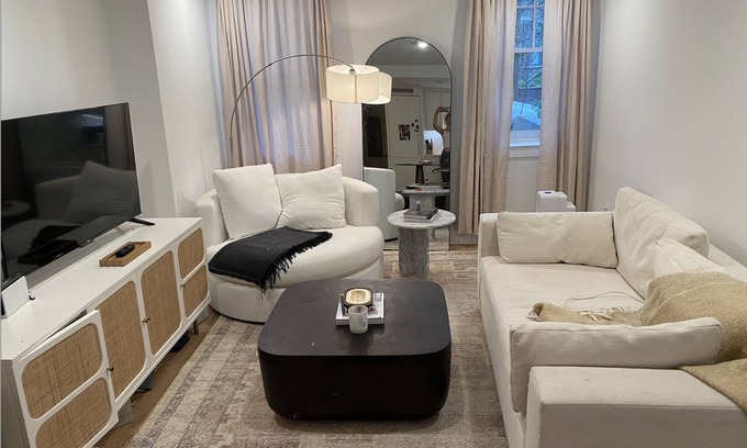 Woodley Park Apartment | Cozy One-Bedroom in the Heart of Woodley Park, D.C. - 2 Month Rental!