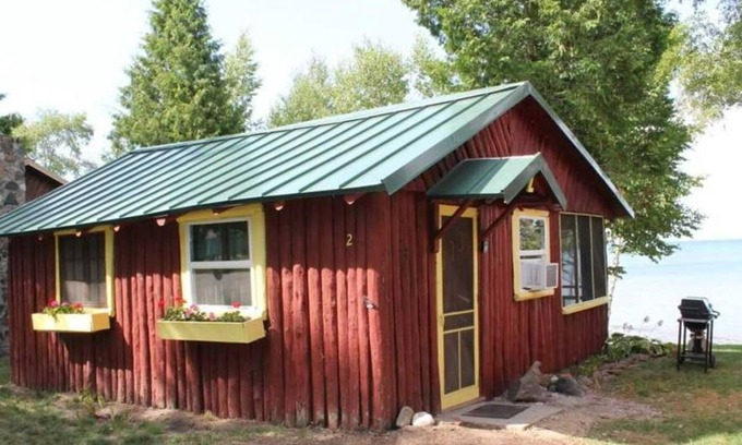 Port Hope Cabin | Cozy One-bedroom Lakeside Cabin with all modern amenities