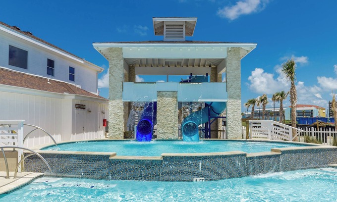 Corpus Christi House | Cozy One-Bedroom Townhome steps from the beach Wifi, heated pool!Coastal retreat
