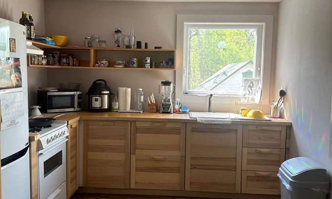 Bloomville House | Cozy one bedroom unit filled with natural daylight and lovely Mountain Views.