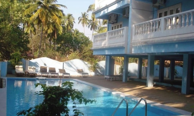 Candolim Bed & Breakfast | Cozy One BHK Apartment with Wi-Fi and AC in joyful Candolim Beach ⛱️