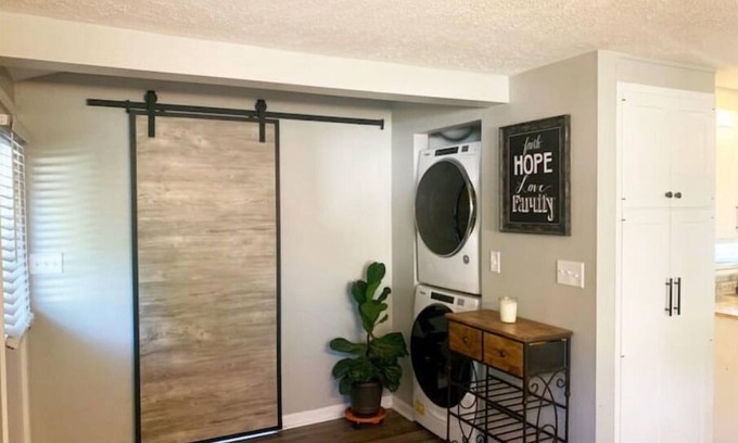 South Bend House | Cozy Open-Concept Home 2.5 Miles From Notre Dame