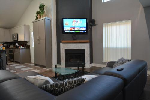 Lewisville House | Cozy open Home away from home