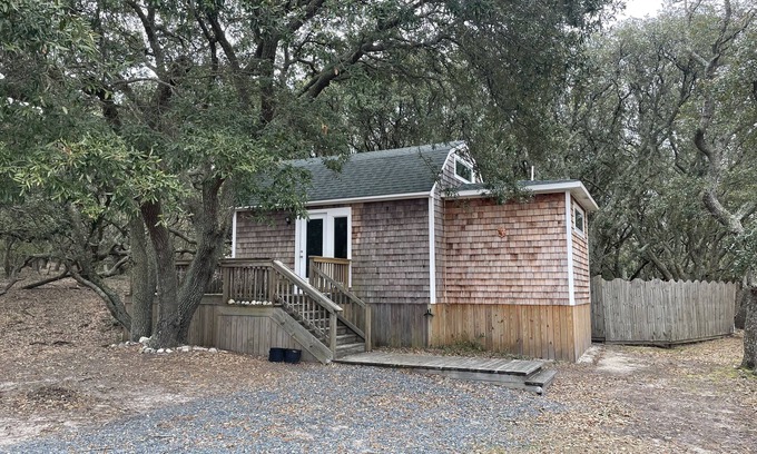 Carova Beach Cottage | Cozy open space cabin-under oaks on a 10 acre estate near beach