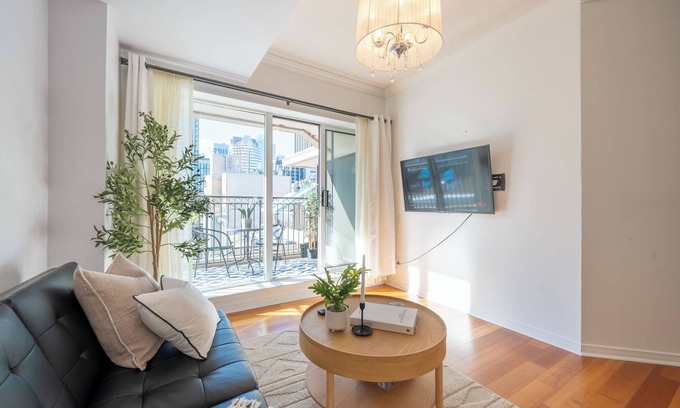 Downtown Toronto Apartment | Cozy Parisian Suite Close to the St. Lawrence Market & Toronto's Top Attractions