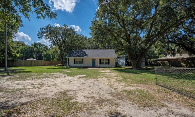 Ferry Pass House | Cozy Pensacola Retreat With Pool