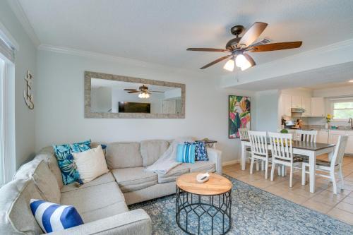 Siguenza Cove House | Cozy Pensacola Townhome with Shared Yard and Gas Grill