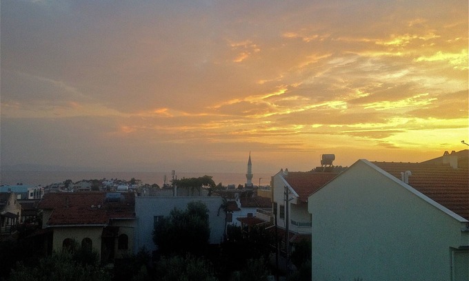 Ozdere Apartment | Cozy penthouse with views of the mountains, the sea and large terraces
