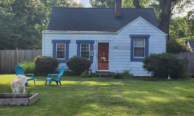 Belle Haven House | Cozy, Pet Friendly Cottage - Old Towne Alexandria!