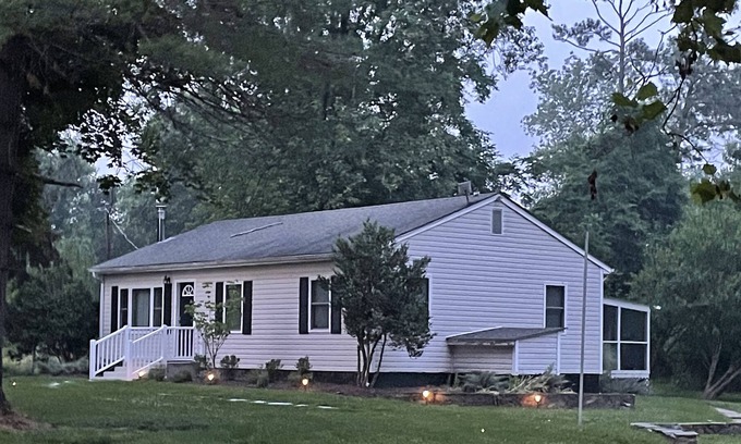 Upperville Cottage | Cozy, Pet-friendly Cottage in the Middleburg Wine region