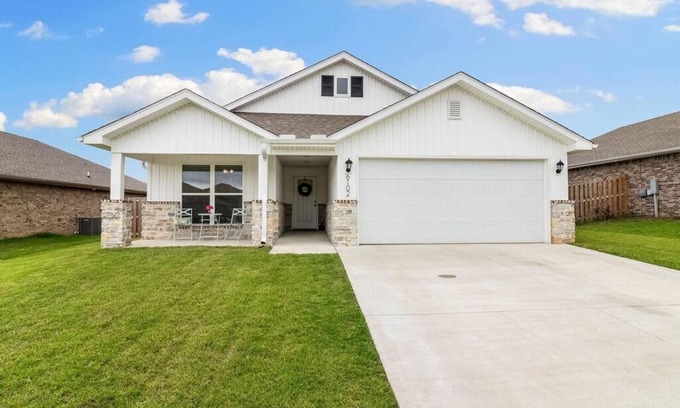 Highfill House | Cozy Pet-Friendly Hideout near XNA