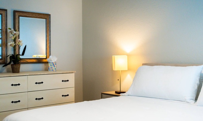 North San Antonio - SAT House | Cozy Pet-Friendly Retreat l Family Friendly Haven