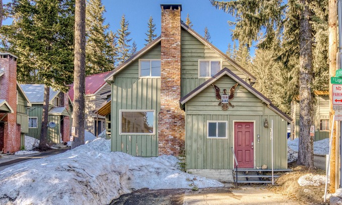 Government Camp House | Cozy pine interior home in the heart of Government Camp