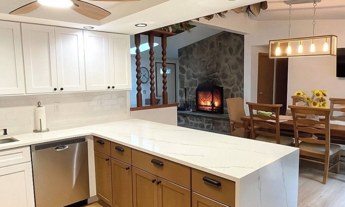 Effort House | Cozy Pocono House, Game Room, Community Pool, Privacy, Camelback, Ski