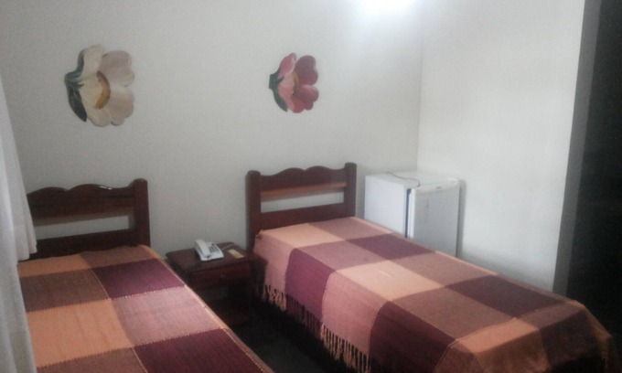 Maria Paula House | Cozy Pousada in Pendotiba - Room for 04 people