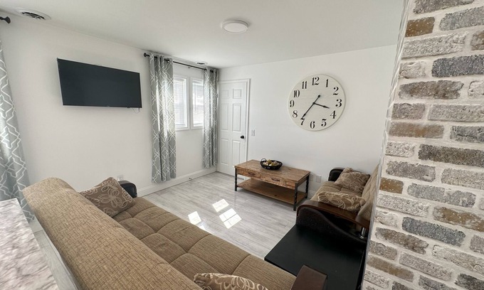 Morgantown Apartment | Cozy Private Apartment Just a Short Stroll frm Milan Puskar Stadium & WVU Campus