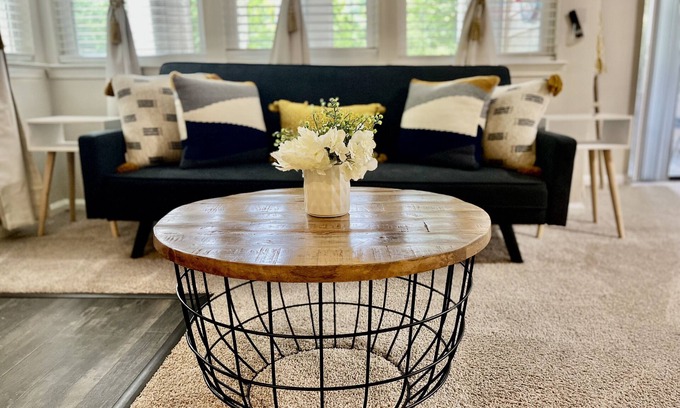 Sandy Springs Apartment | Cozy & Private Balcony - Free Parking - Fully Stocked Kitchen - Netflix