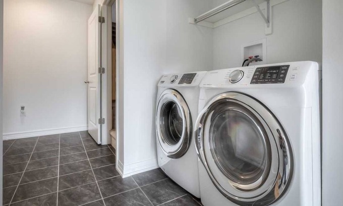Bowmanville House | Cozy private bedroom & washroom perfect for workers /OPG