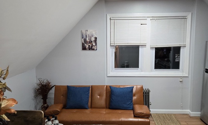Alden Manor House | Cozy private Empire Upstairs Apartment.