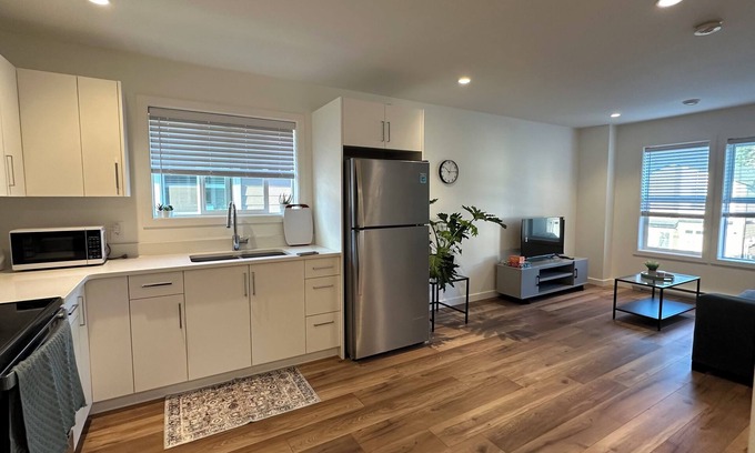 Saanichton House | Cozy Private Guest Suite