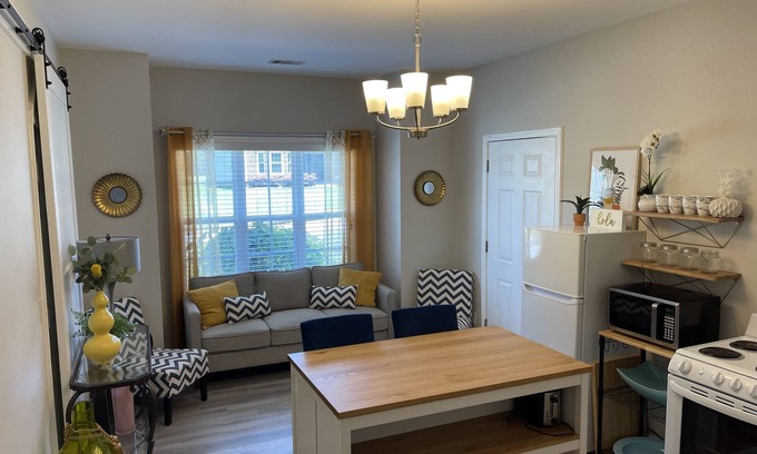 Dallas Apartment | Cozy & Private In-Law Suite 10 minutes from LakePoint