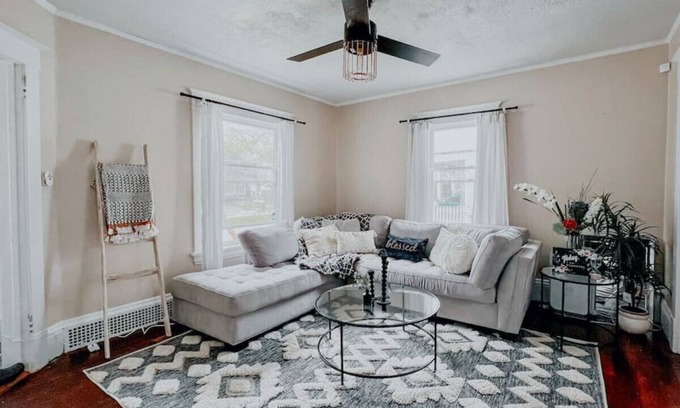 Kalamazoo House | COZY Private quiet room close to downtown, airport, free parking