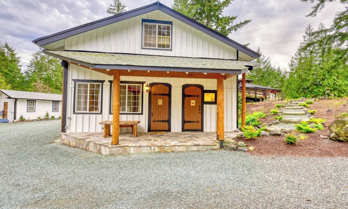 Anacortes House | Cozy Private Ranch Cabin, Whistle Lake | Sleeps 6