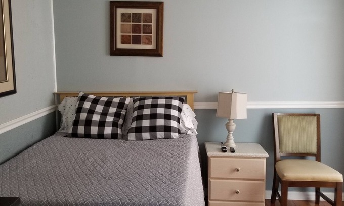 Kissimmee Apartment | Cozy private room and bathroom perfect for any trip!