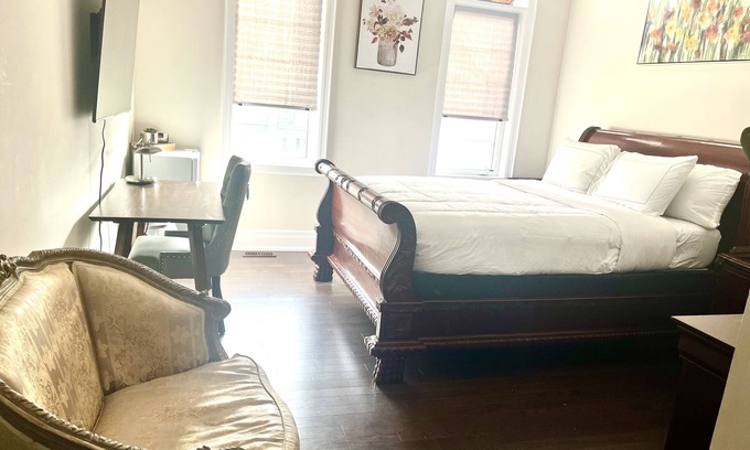 Brampton House | Cozy, private room close to Downtown, Brampton