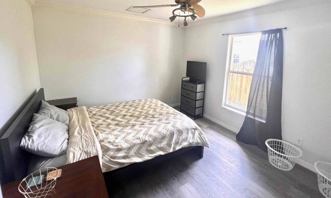 Sebastian Highlands Bed & Breakfast | Cozy private room in a large home