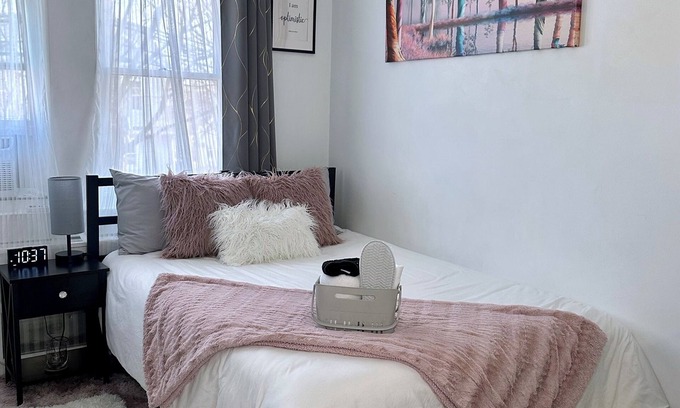Hicksville Cabin | π Cozy Private Room π£ Near LIRR & Shops π Fast Wi-Fi