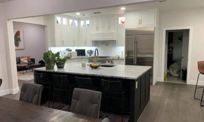 Southwest Carrollton House | Cozy Private Room with Private Ensuite Bath in Carrollton